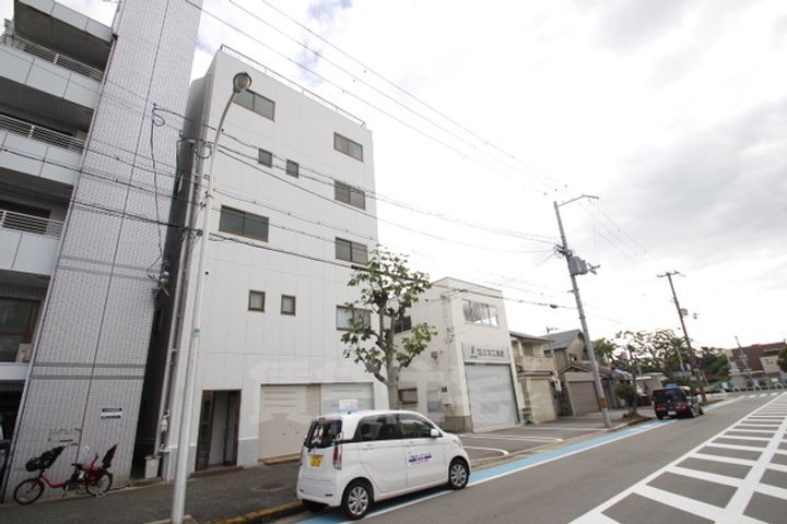 新在家マンションの外観