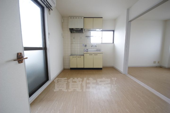 新在家マンションの居間