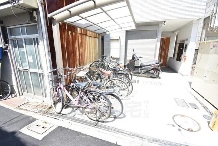 大阪府堺市堺区寺地町西3丁の賃貸アパートの外観