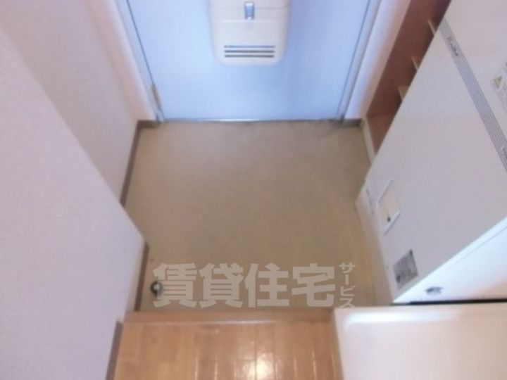 大阪府茨木市春日2丁目の賃貸マンションの玄関