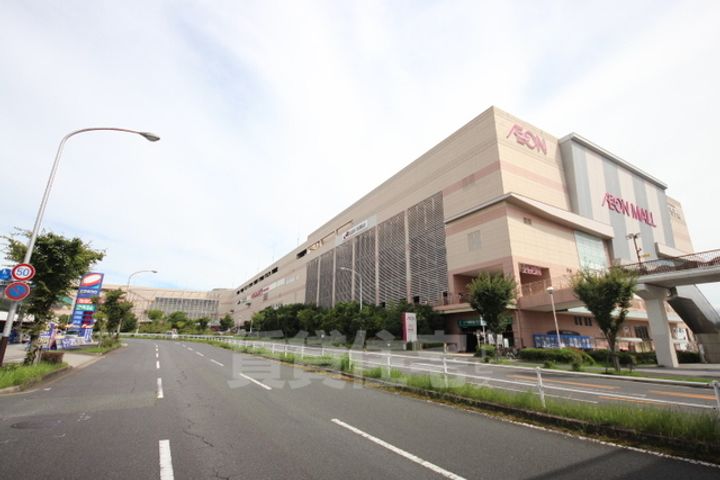 フォレストコートの周辺