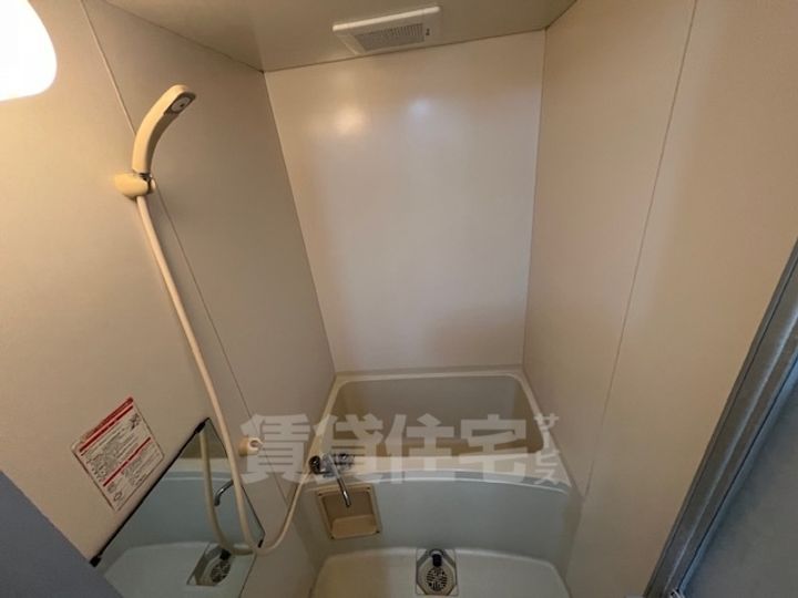 大阪府茨木市小柳町の賃貸マンションの風呂