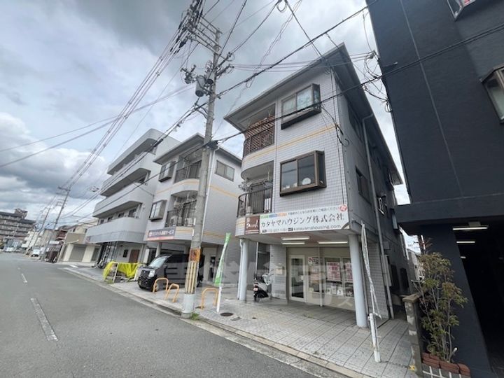 大阪府茨木市小柳町の賃貸マンションの外観