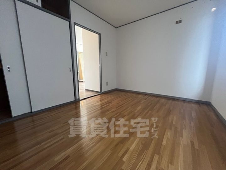 大阪府茨木市小柳町の賃貸マンションの寝室