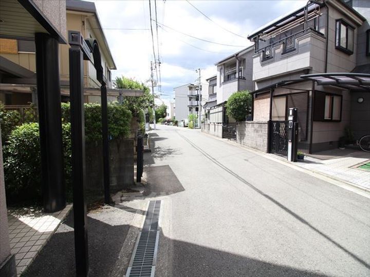 プライムコートの周辺