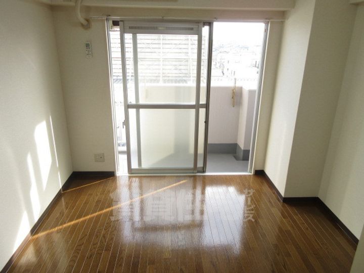 大阪府泉大津市旭町の賃貸マンションの居間