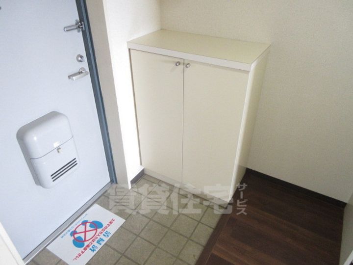 大阪府泉大津市旭町の賃貸マンションの玄関