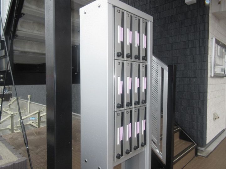 リブリ・アヴニールのその他画像