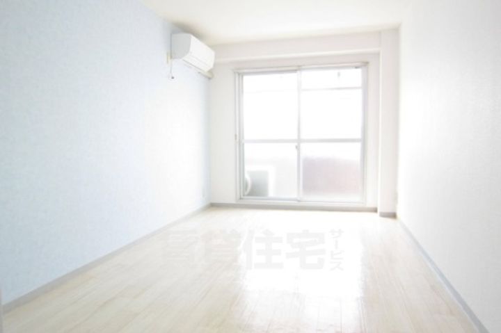 大阪府吹田市寿町2丁目の賃貸マンションの寝室