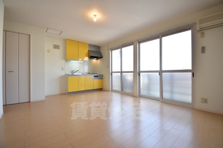 大阪府堺市中区八田北町の賃貸アパートの居間