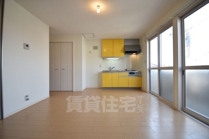 大阪府堺市中区八田北町の賃貸アパートの居間