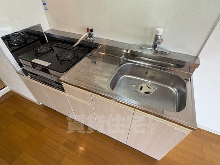 大阪府堺市堺区北瓦町1丁の賃貸マンションのキッチン