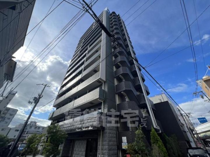 プレサンス塚本駅前の外観