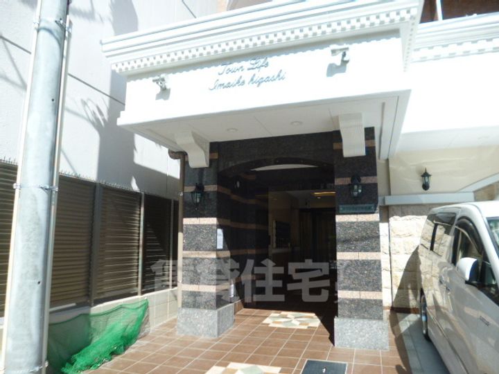 愛知県名古屋市千種区今池4丁目の賃貸マンションの玄関