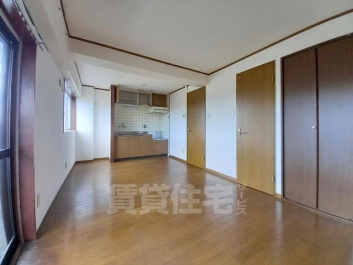大阪府豊中市岡町南3丁目の賃貸マンションの居間