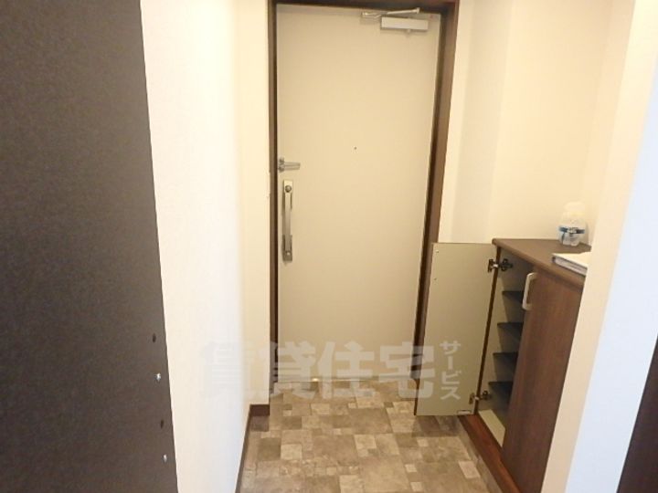 グランレーヴ東別院EASTの玄関