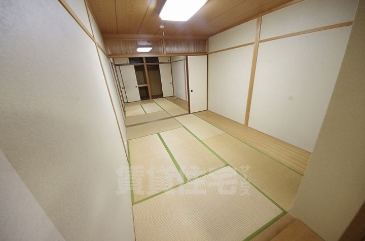 鷹殿町25-17貸家の寝室