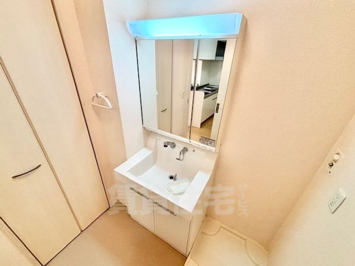 大阪府摂津市香露園の賃貸アパートの内装