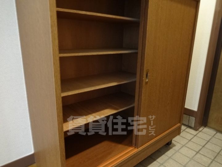 レジデンス社が丘の玄関