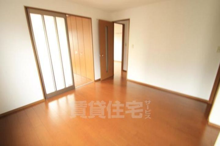 東香里サニーハイツ1の居間