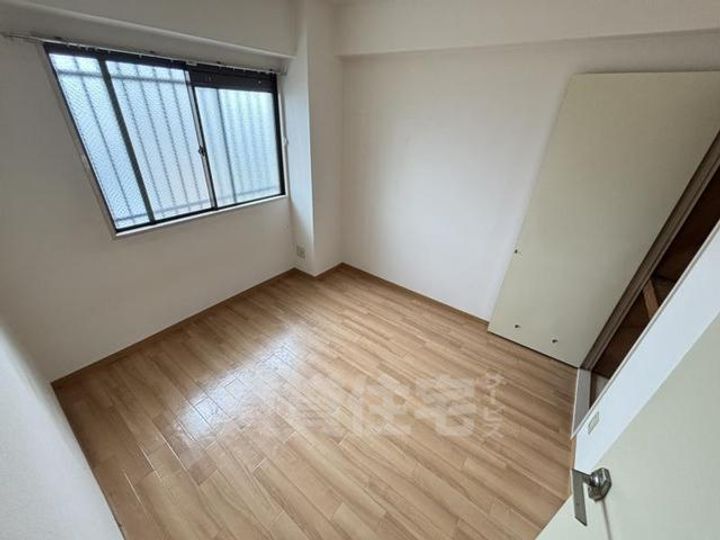 PLUM CITY RESIDENCE NEYAGAWA (ジュネスFUJI) の居間