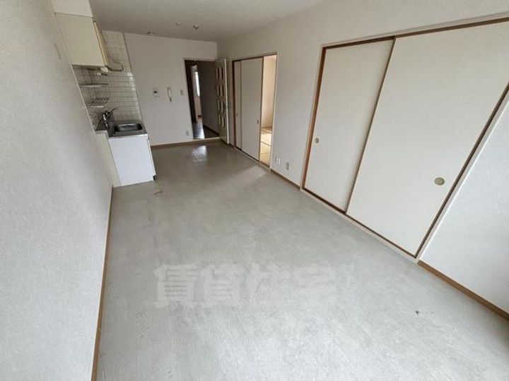 PLUM CITY RESIDENCE NEYAGAWA (ジュネスFUJI) の居間