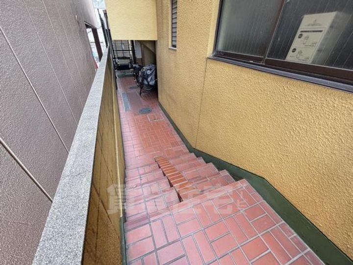 サンコーポ香里の玄関