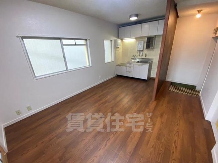 サンコーポ香里の居間