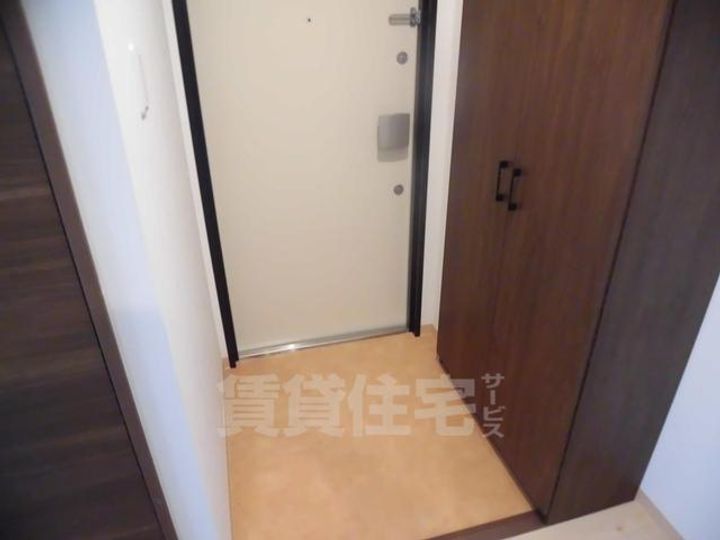 大阪府豊中市中桜塚4丁目の賃貸マンションの玄関