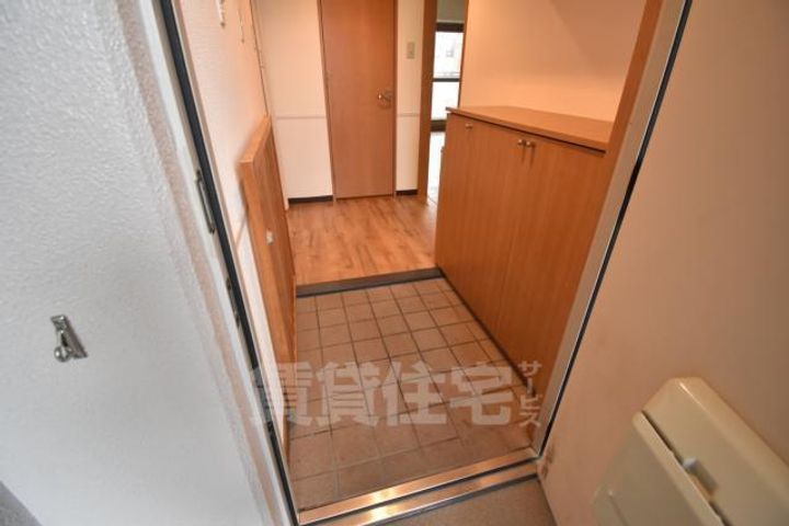 大阪府茨木市寺田町の賃貸マンションの玄関