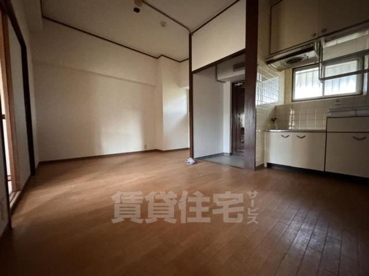 香里コーポ百合の居間