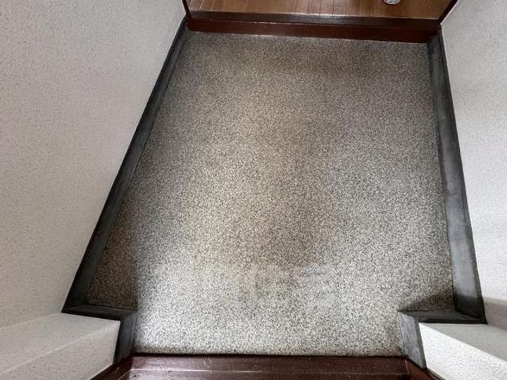 香里コーポ百合の玄関