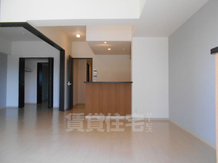 オルソパール伝馬の居間