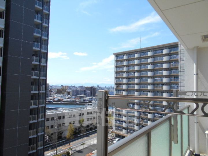 オルソパール伝馬の周辺