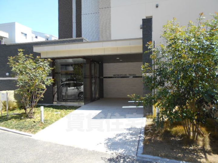 オルソパール伝馬の玄関