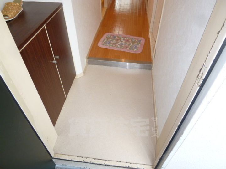 大阪府豊中市利倉西1丁目の賃貸マンションの玄関