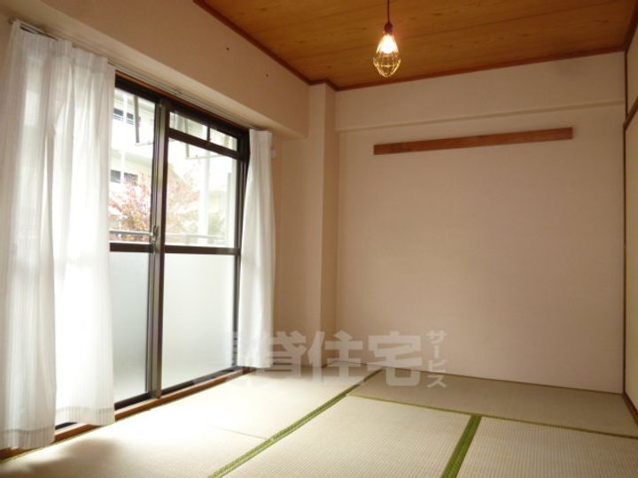 大阪府豊中市利倉西1丁目の賃貸マンションの寝室