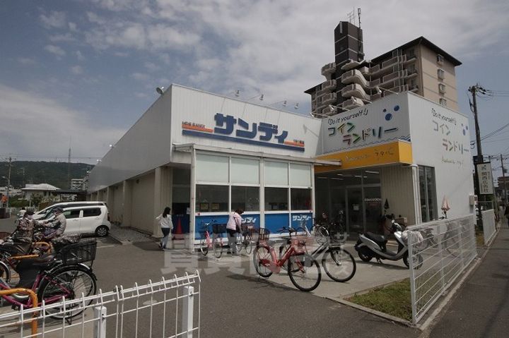 デルニエアンの周辺