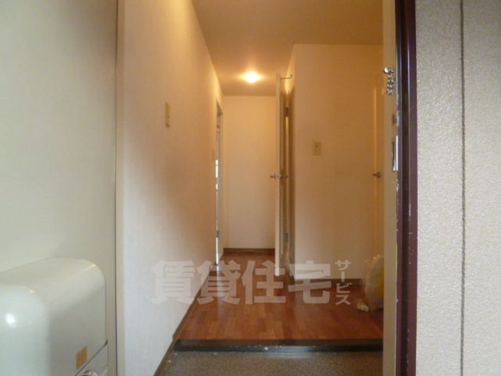 デルニエアンの玄関