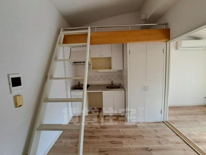 トラッディハウス服部の内装