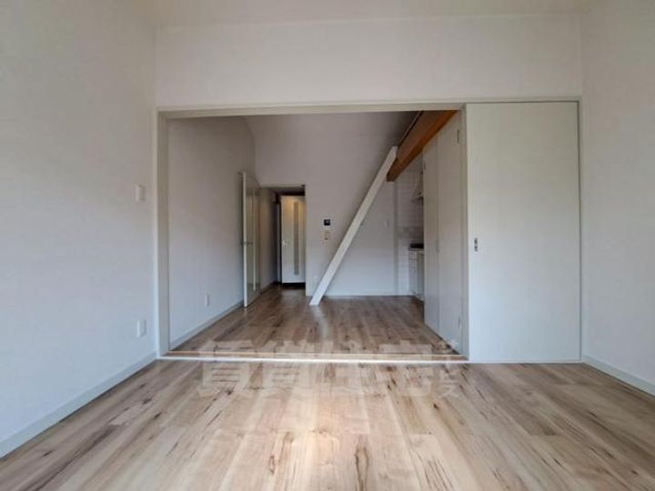 トラッディハウス服部の内装