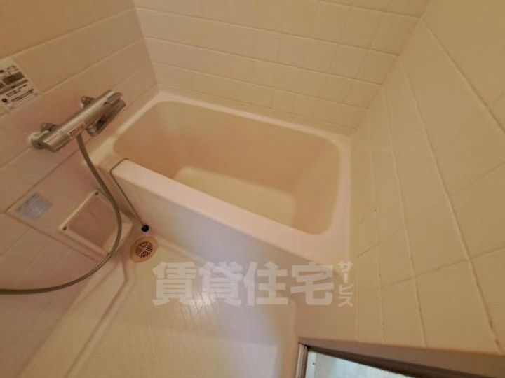 トラッディハウス服部の風呂