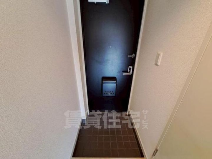 トラッディハウス服部の玄関