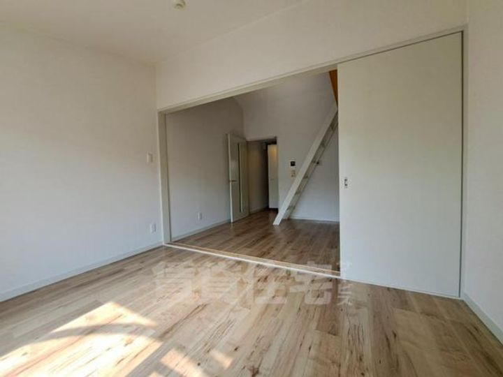 トラッディハウス服部の寝室