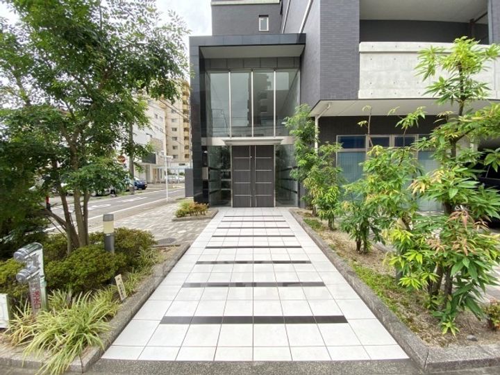 BLISS(ブリス)の玄関