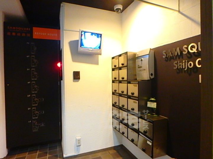 SAMSQUARE四条大宮(サムスクエア)の玄関