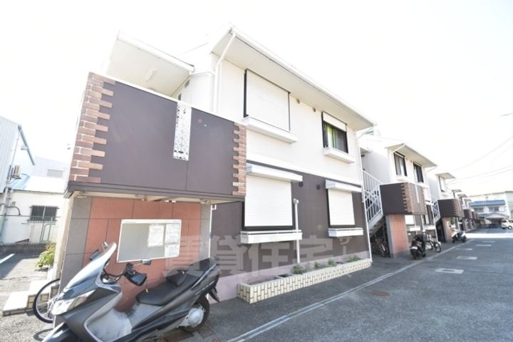 大阪府和泉市富秋町3丁目の賃貸アパートの外観