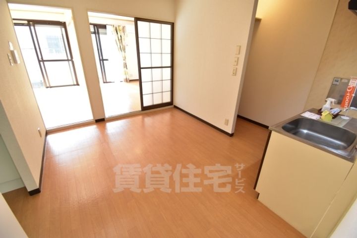 大阪府和泉市富秋町3丁目の賃貸アパートの居間