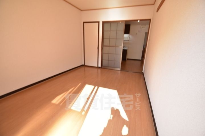大阪府和泉市富秋町3丁目の賃貸アパートの居間