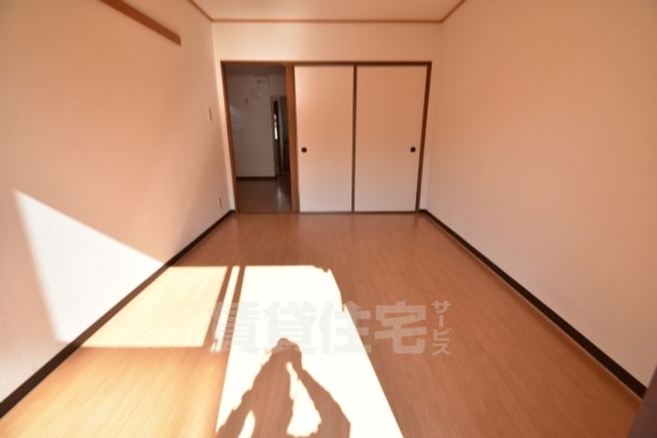 大阪府和泉市富秋町3丁目の賃貸アパートの居間